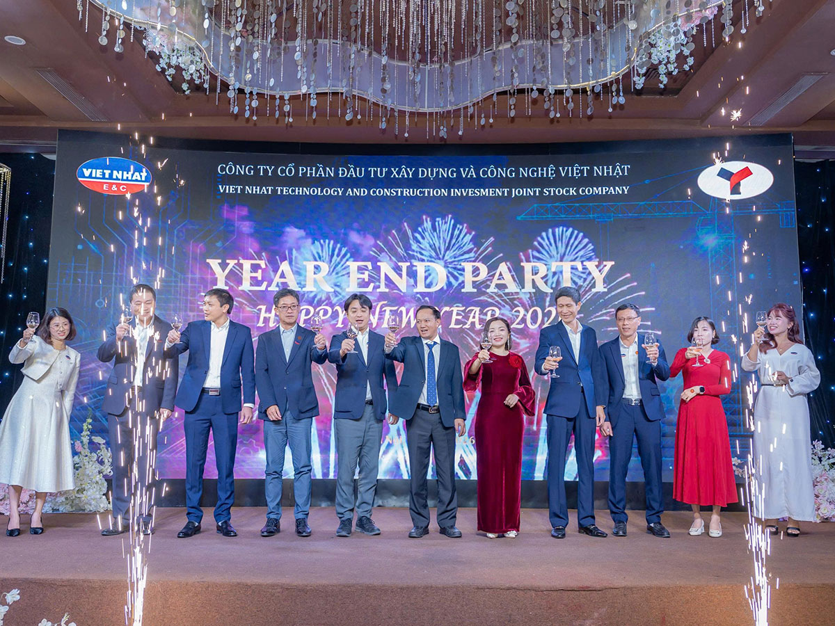 Tiệc tất niên 2025