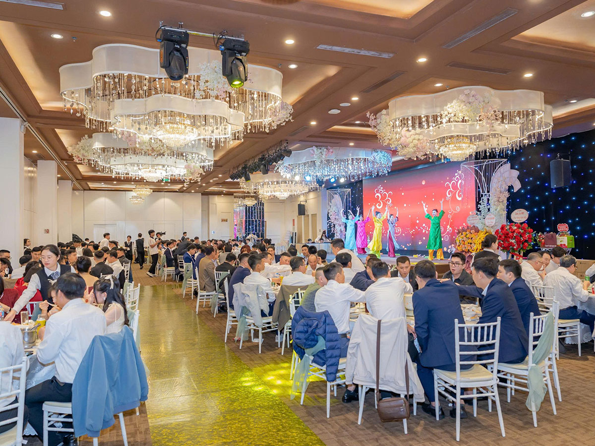 Tiệc tất niên 2025